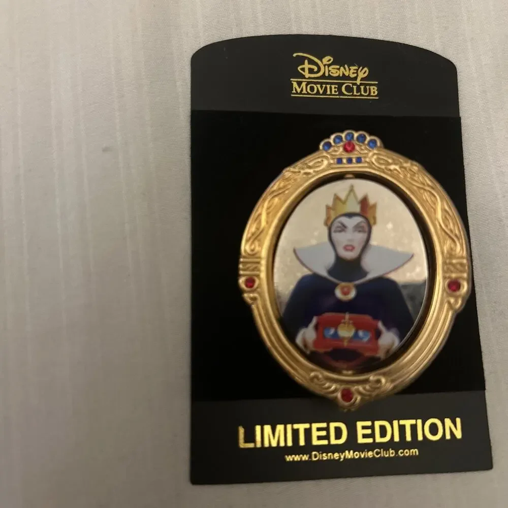 Disney Pin Movie Club Exclusive 32 Snow White / Queen Mirror Spinner